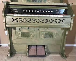 Farrand & Votey Antique Pump Organ	74 x 50 x 24in	HxWxD

