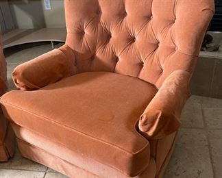 2pc Vintage Tufted Fabric Chairs PAIR	33 x 35 x 33in	HxWxD
