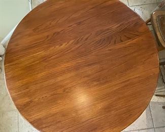 Antique Dining Table w/ 4 Mismatch Chairs	30in H x 48in  diameter	
