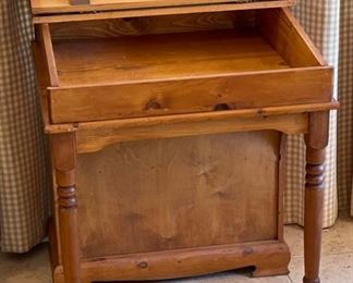Antique Raise Top Schoolmaster Desk	35 x 28 x 28 in	HxWxD
