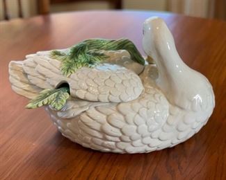 Ritz and Floyd Le Canard Duck Tureen	9 x 9 x 15 in	HxWxD
