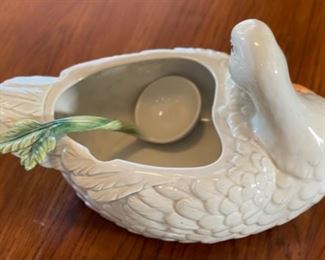 Ritz and Floyd Le Canard Duck Tureen	9 x 9 x 15 in	HxWxD
