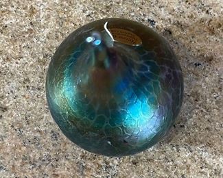 Heron Art Glass Paperweight	3in H x  5in diameter	
