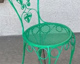 Antique Wrought Iron Patio Set Table & 4 Chairs Heart Vine	28in H x 42in diameter	
