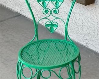 Antique Wrought Iron Patio Set Table & 4 Chairs Heart Vine	28in H x 42in diameter	
