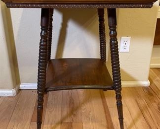 Antique Spindle leg Side Table	28x23x23in	HxWxD
