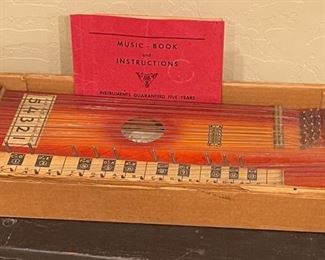 MARX Pianolin Stringed Instrument Wood Pianoette Autoharp	3 x 24 x 10in	HxWxD
