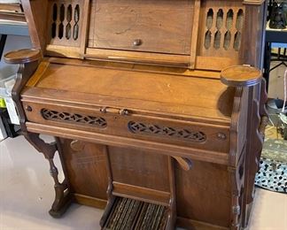 Antique Ab Chase Pump Organ		
