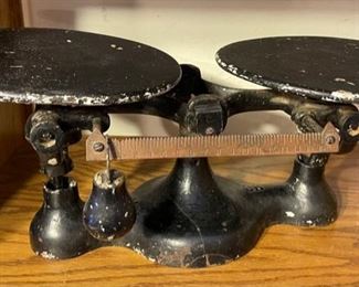 Antique Jacobs Bros  Cast iron Balance Scale	8 x 9 x 9	HxWxD
