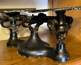Antique Jacobs Bros  Cast iron Balance Scale	8 x 9 x 9	HxWxD

