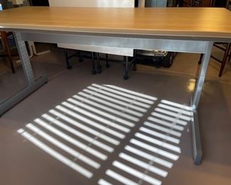 Computer desk/table pine wood top design	28.5 x 63 x 31.5	HxWxD
