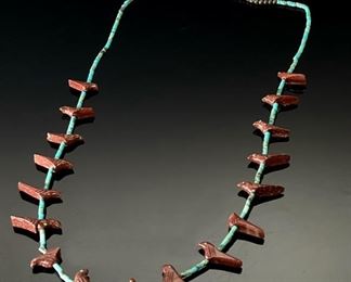 AS-IS Vintage Zuni Fetish Bird  Turquoise Heishi Native American Heishe	26in Long	
