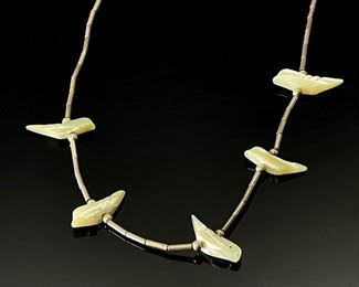 Vintage Native American Bird Fetish Necklace Liquid Silver Choker	15.5in Long	
