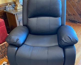 Mcombo lift chair with massage and heat.
Like new!
