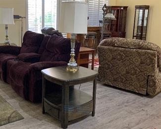 La-Z-Boy Hampden Premier Swivel Chair
La-Z-Boy Primo Chairside Table
La-Z-Boy Primo Rectangular w Drawer End Table Pair
La-Z-Boy Primo Cocktail Table w Lift Top
La-Z-Boy Area Rug Generations 7'10" x 11'