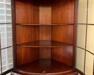 Vintage Corner Curio