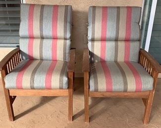 Pair Patio Chairs w Cushions