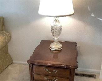 Hammary End Table And Lamp
