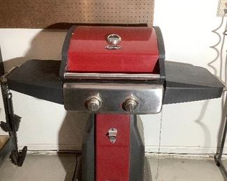 UniFlame barbecue grill