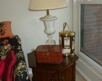 End table with nice box, wedgwood style lamp, etc.