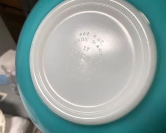 Pyrex Balloons Promotional Cinderella Bowl Chip and Dip Set 1958