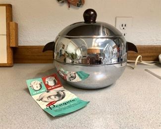 Vintage 1950s West Bend Penguin Hot & Cold Aluminum Serving Bowl