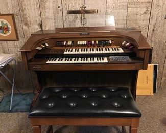 Vintage Thomas Electric Organ