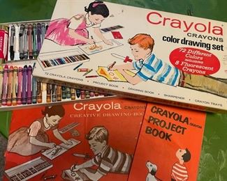 Vintage Crayola Color Drawing Set