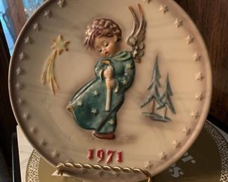 M.J. Hummel Goebel 100th Anniversary Collectable Plate 1971