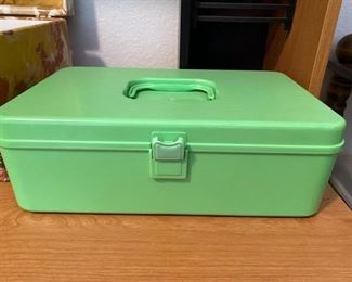 Retro Plastic Thread Holder