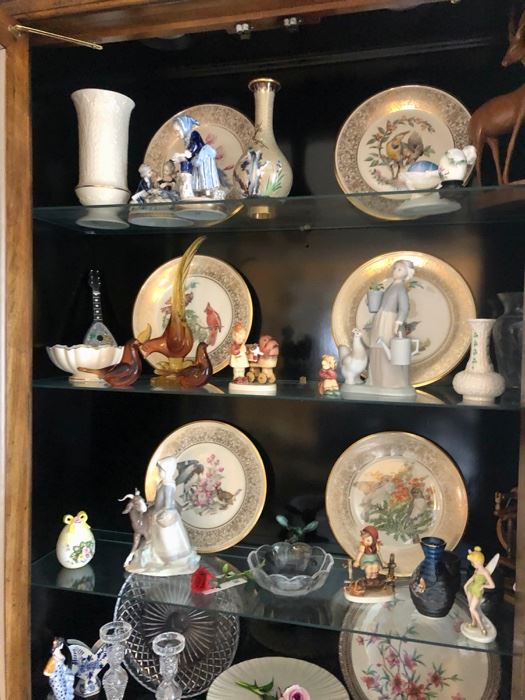 Vintage collectibles throughout 
