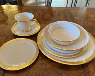 Lenox, Service for 12 ARISTOCRAT