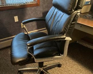 Executive Desk Chair