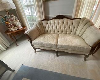 'Vintage Style" Silk Brocade Tufted, Mahogany Frame, Love Seat. Walter E Smithe