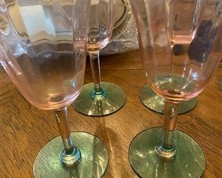 Vintage Pink /Stem Green circular Bottom