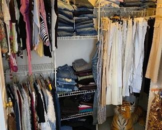 CLOTHES!! Jeans Size 0-6!! Clothes XS-L