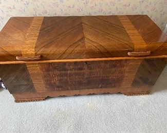 Vintage Hope/Blanket Cedar Chest. Lane Furniture