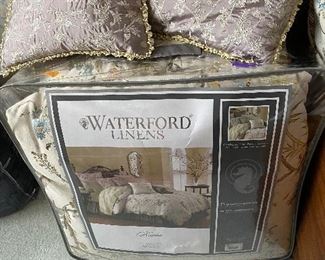 Waterford Linens Bed Set with Decorative Pillows