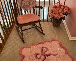  Pretty in Pink! Never Used Tag on Chenille Rug. Vintage Rocking Chair