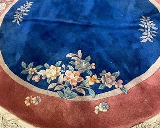 Sculpted Chinese Round Rug