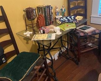 Glass top sewing machine stand 