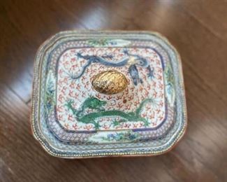Chinese Export square bowl with lid - 2 available. Measures 6" x 4". Photo 1 of 5.