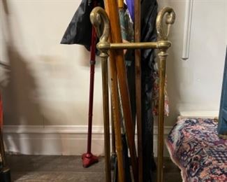 Vintage brass swan head umbrella stand. Measures 29” H x 10” D x 16”H. Photo 1 of 2.