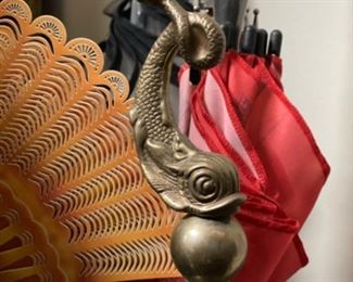 Vintage brass fish head demi lunch umbrella stand. Measures 17” W x 10” D. Photos 2 of 2.