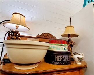 Large McCoy Dough Bowl , Antique Tins, 