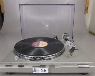 VINTAGE TECHNICS TURNTABLE SL-D3 WITH PICKERING XV-15/625E CARTRIDGE
