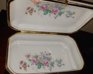 R S Prussia victorian hinged porcelain vanity box. Authentic red, green & gold markings on underside.