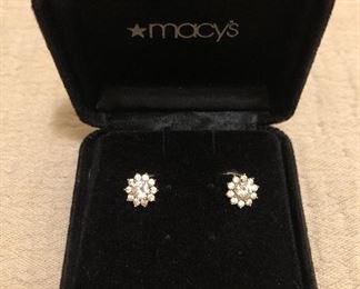 14K Gold Stud Earrings 