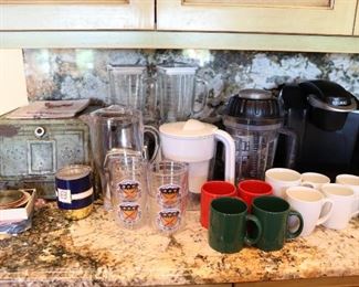 Vintage appliances, kitchenware