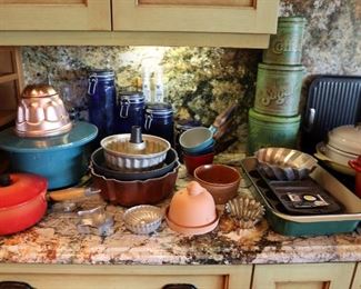 Various kitchenware, French enamel cookware